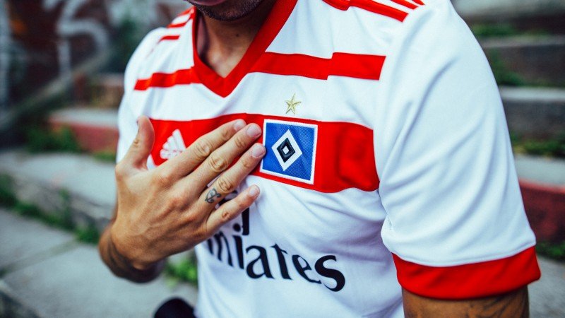 HSV spielt in legendären Retro-Trikots