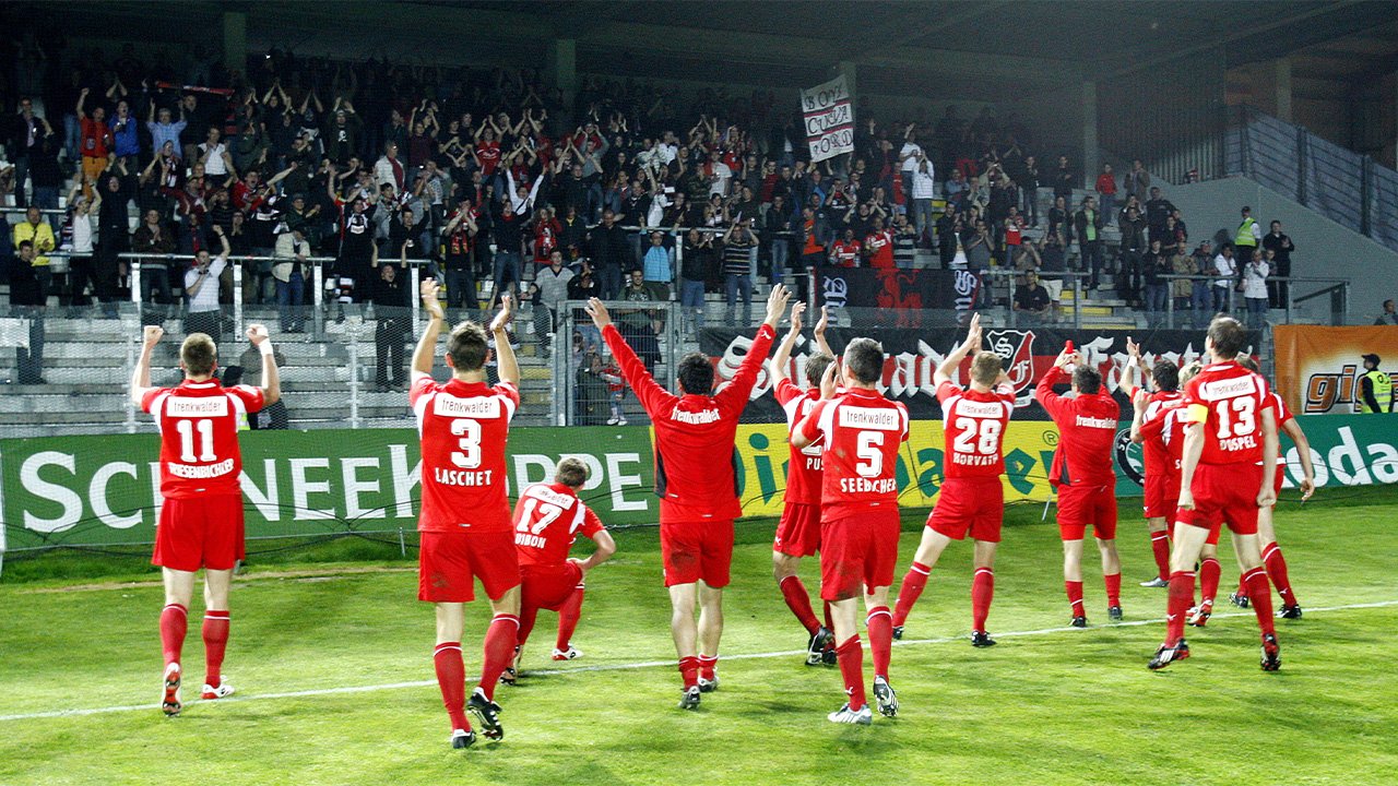 Nach dem Halbfinal-Sieg jubelten die Admiraner mit ihren Fans