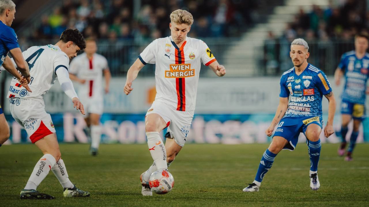 Der Norweger Tobias Børkeeiet im Rapid-Dress