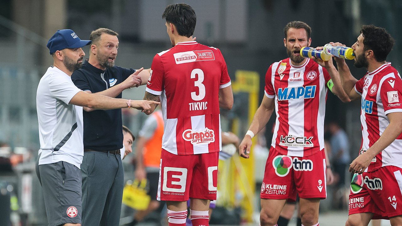 Die Spieler zogen sofort mit ihrem neuen Trainer mit