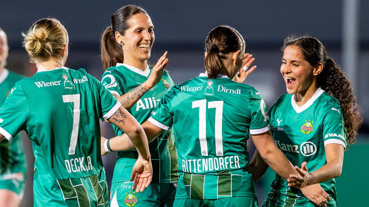 Spielerinnen Kristina Decker, Lisa Hoyda, Viktoria Bittendorfer, Lana Khalaf (v.l.n.r.)