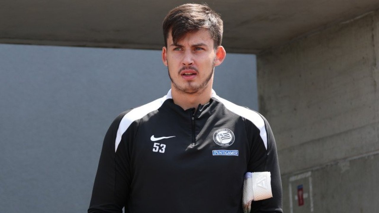 Der aktuell verletzte Sturm-Keeper Daniil Khudyakov