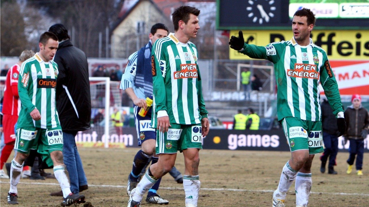 Andreas Dober und sein früherer Abwehrpartner Markus Katzer im Jahr 2010 - beim Auswärtsspiel in Kapfenberg.