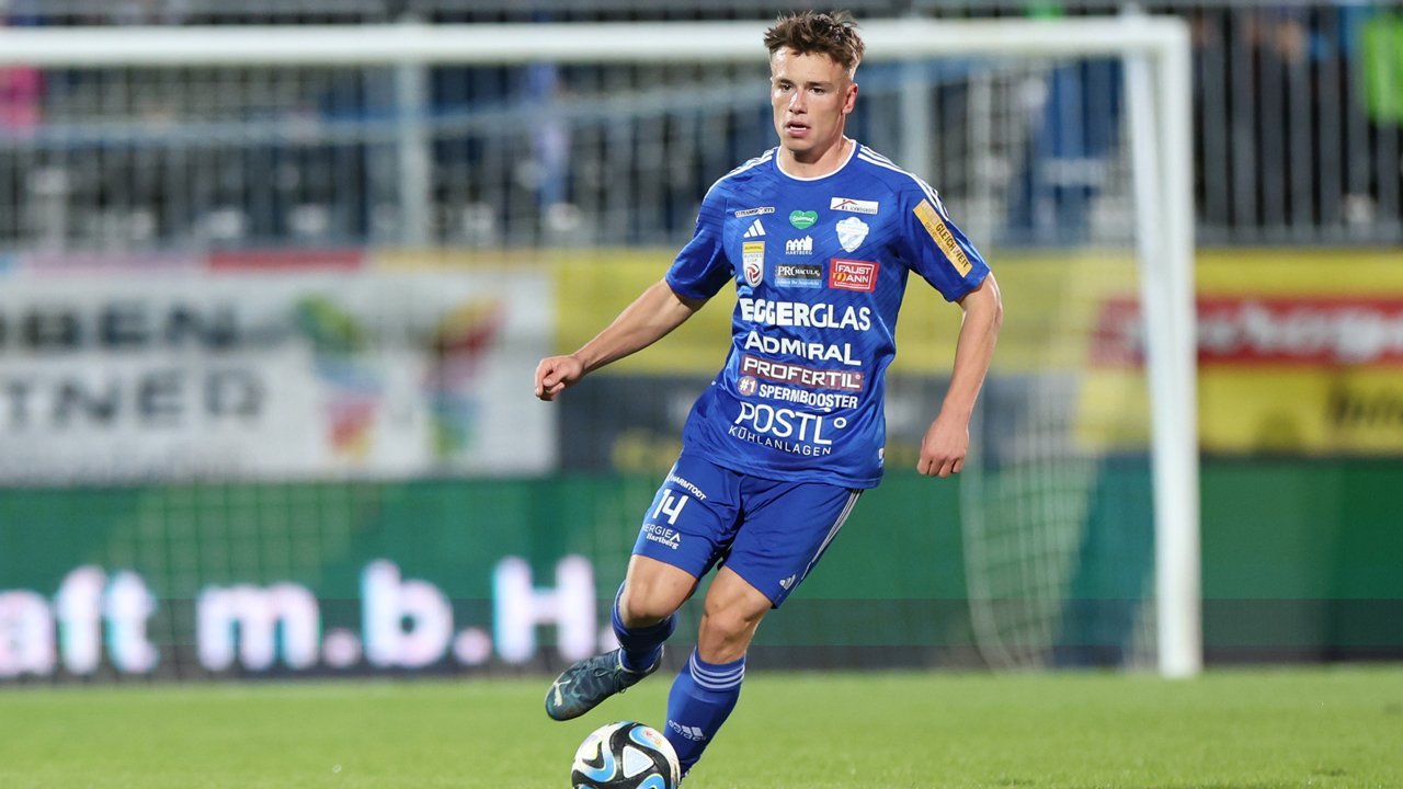 Verteidiger Paul Komposch im Hartberg-Trikot