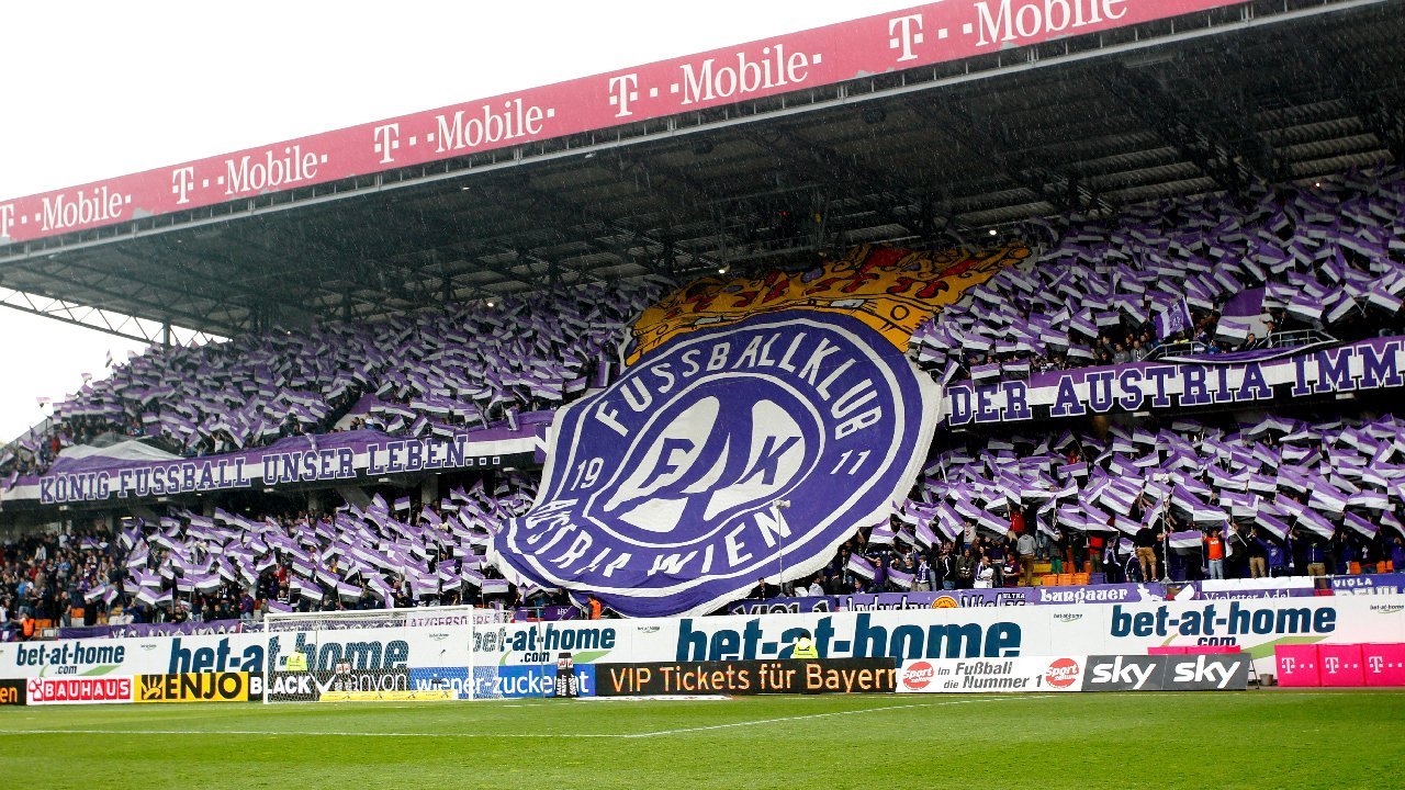 These: Endlich wieder Gästefans! Vier Derbys ohne Auswärts-Fans sind genug. Es ist gut, dass das 348. Wiener Derby wieder vor vollem Haus ausgetragen wird.