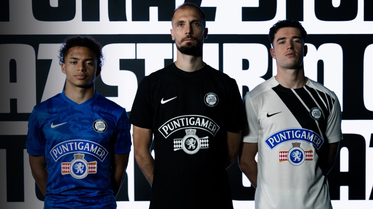 3. Trikot (links), Heimtrikot (Mitte), Auswärtstrikot (rechts)