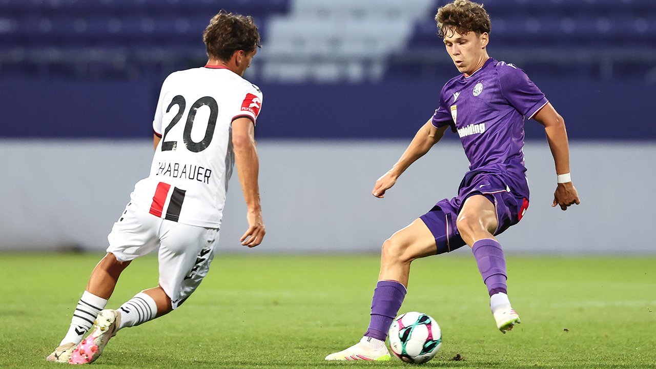 Wer Zweitklassig spielt, bäckt kleinere Brötchen als oben - ungefähr im Gegenwert einer Bundesligamannschaft
