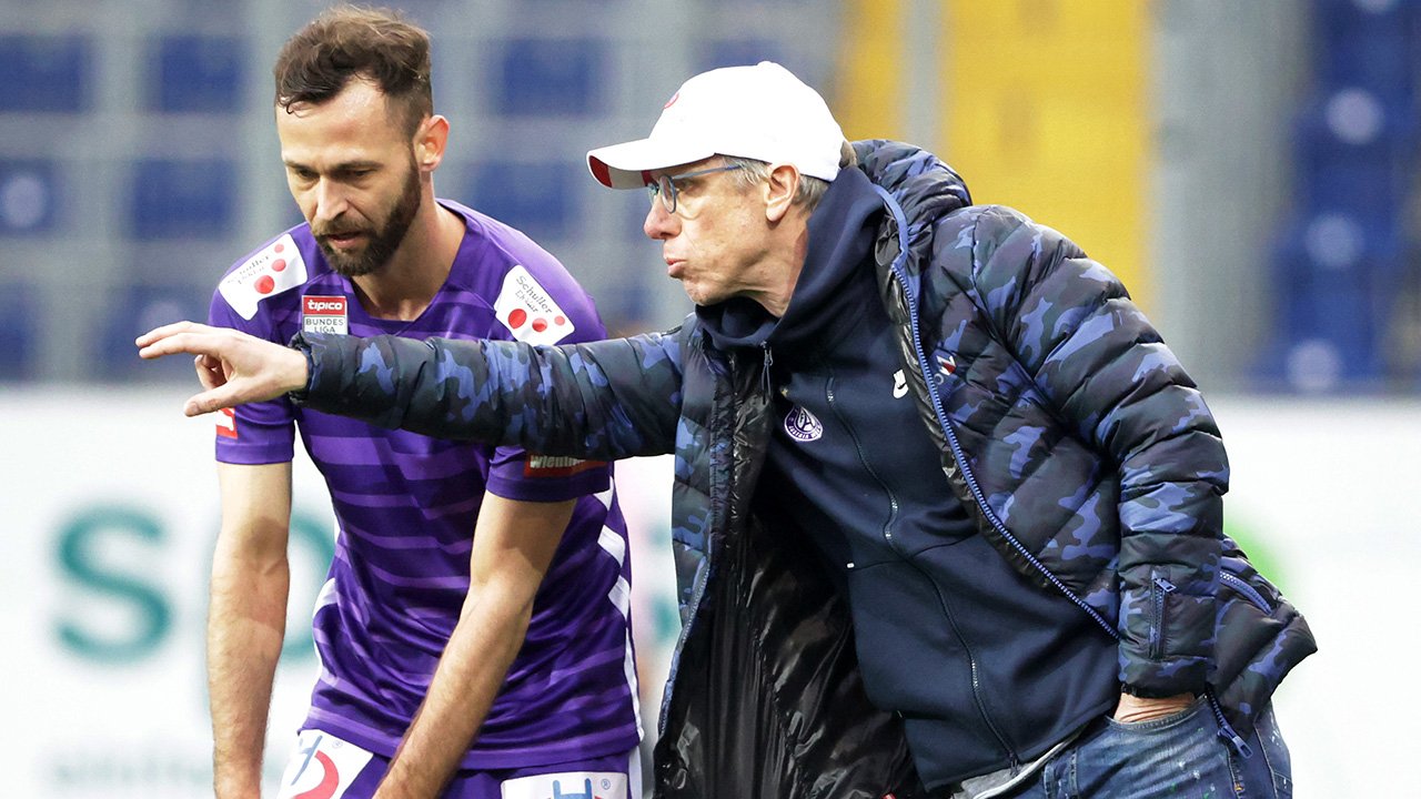 In seiner letzten Saison als Profi hatte Madl 2020/21 bei der Wiener Austria Peter Stöger als Trainer.