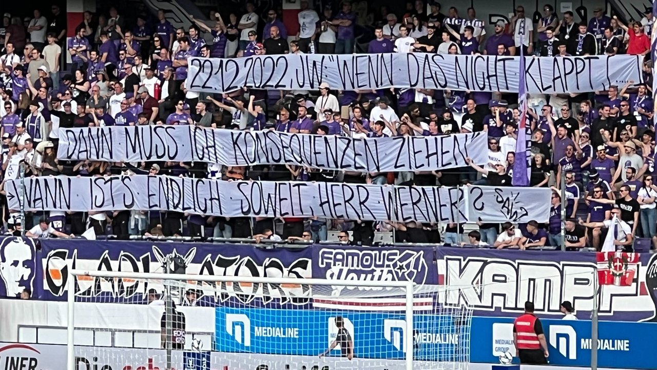 Die Austria-Fans erinnern Werner an seine Worte nach der Trennung von Coach Manfred Schmid