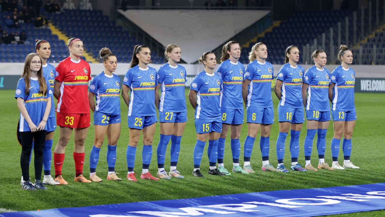In großen Stadien zu spielen ist wichtig - es wird ja im heimischen Frauenfußball (langsam) besser