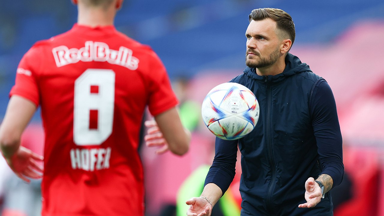 In der Saison 2022/23 trainierte Fabio Ingolitsch den FC Liefering und holte in 30 Spielen einen Punkteschnitt von 1,23.