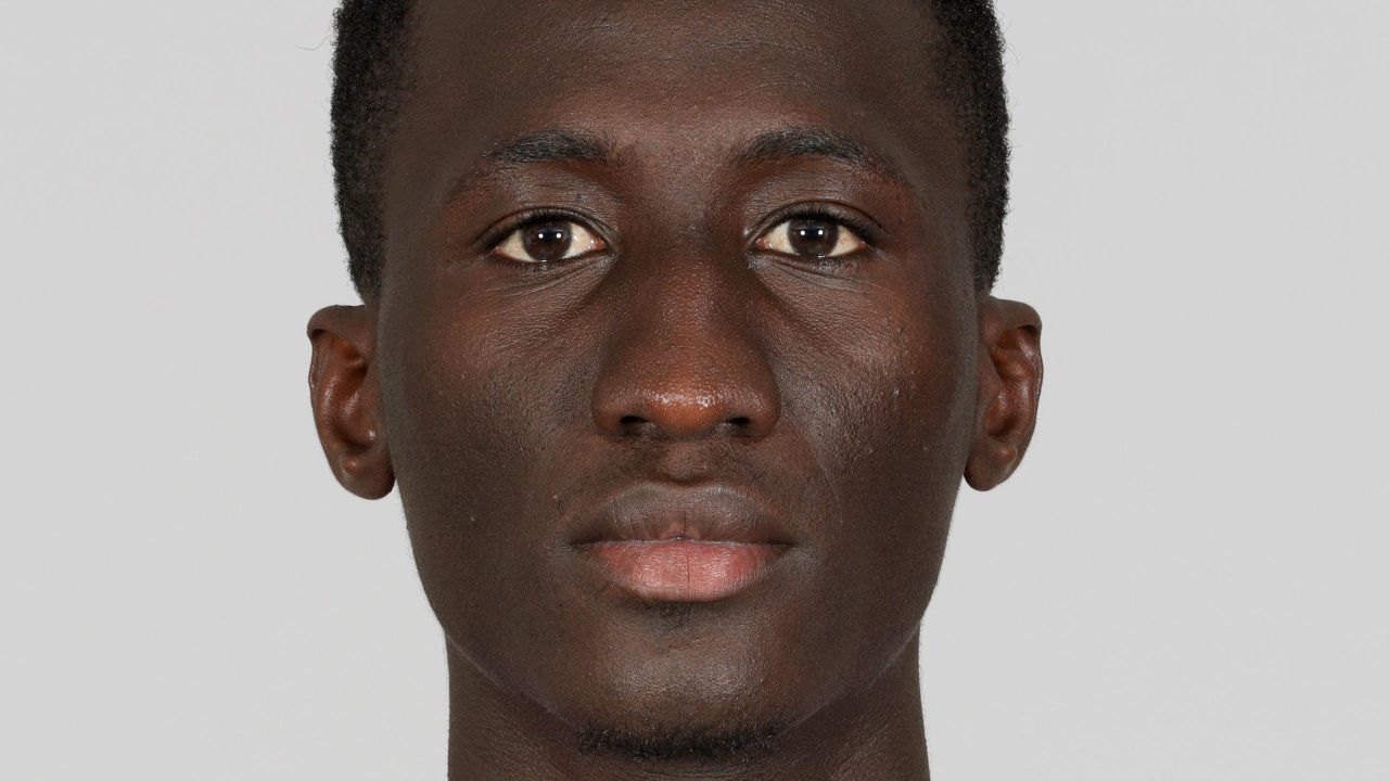 Ein neutraler Gesichtsausdruck - Standard bei Barry