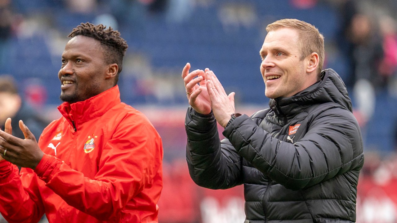 Hoff Thorup mit Integrations-Manager Issiaka Ouedraogo