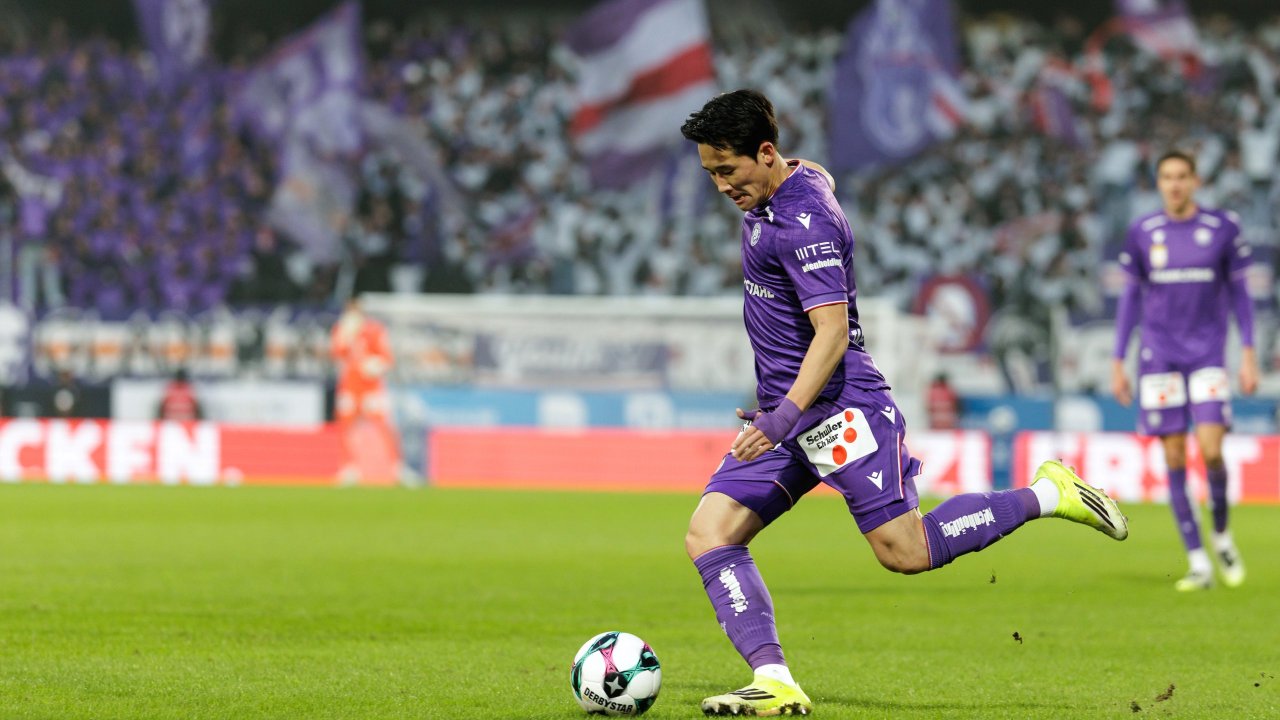 Taeseok schätzt die Wiener Kaffeehaus-Kultur - muss er als Austrianer ja praktisch