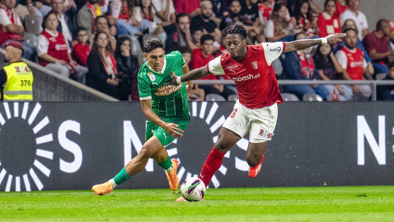 Dursun in der Europa-League-Qualifikation gegen den SC Braga