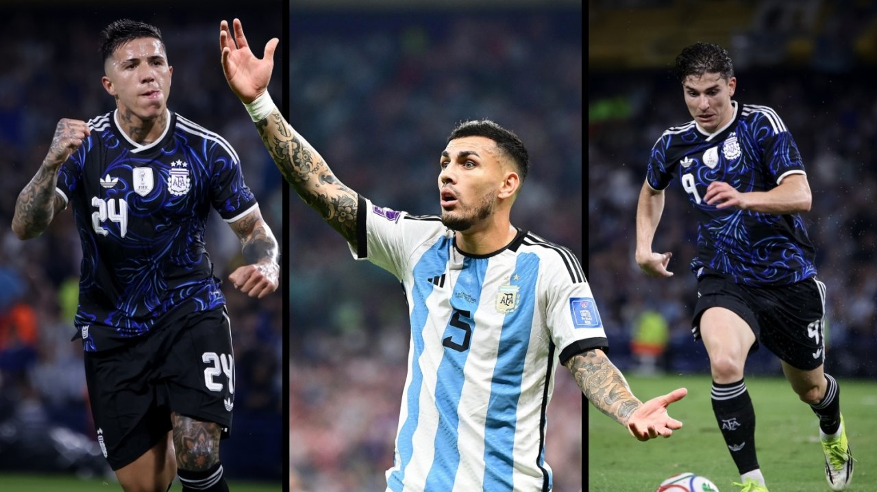 Enzo Fernandez (Links), Leandro Paredes (Mitte), Julian Alvarez (Rechts)