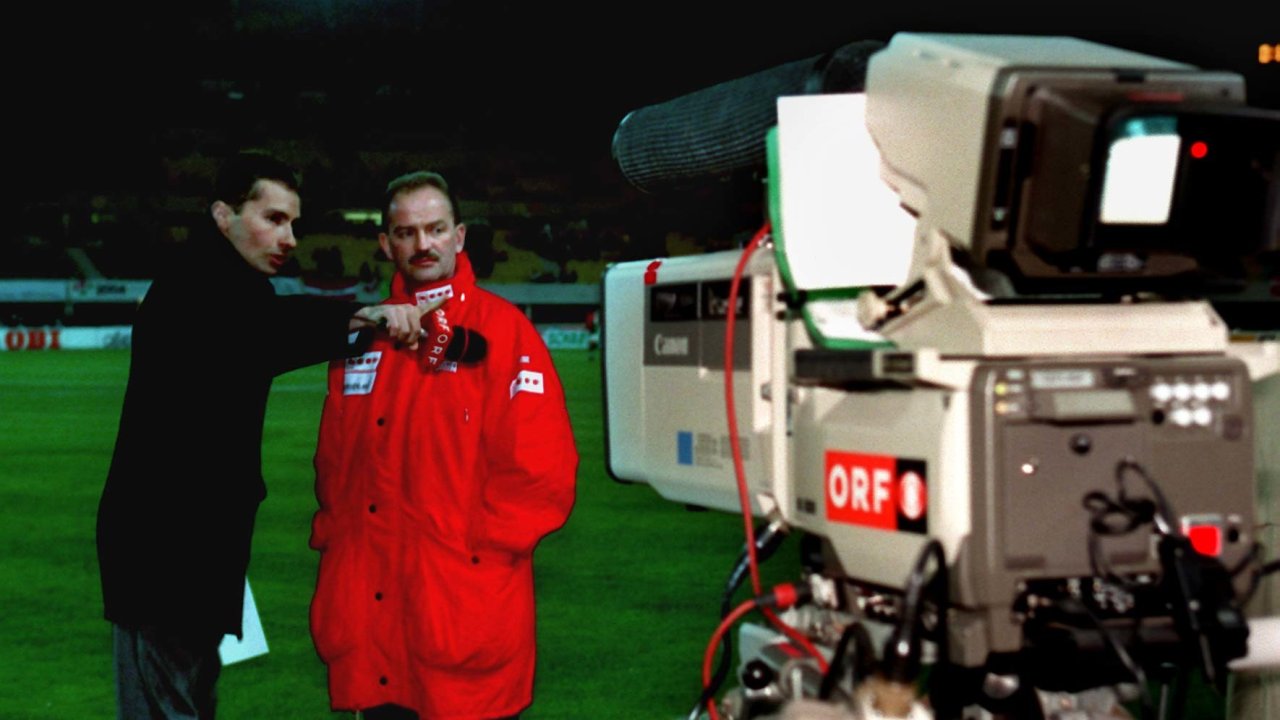 25. März 1998, Rainer Pariasek und Teamchef Herbert Prohaska. 2006 trennte sich "Schneckerl" übrigens von seinem Schnurrbart