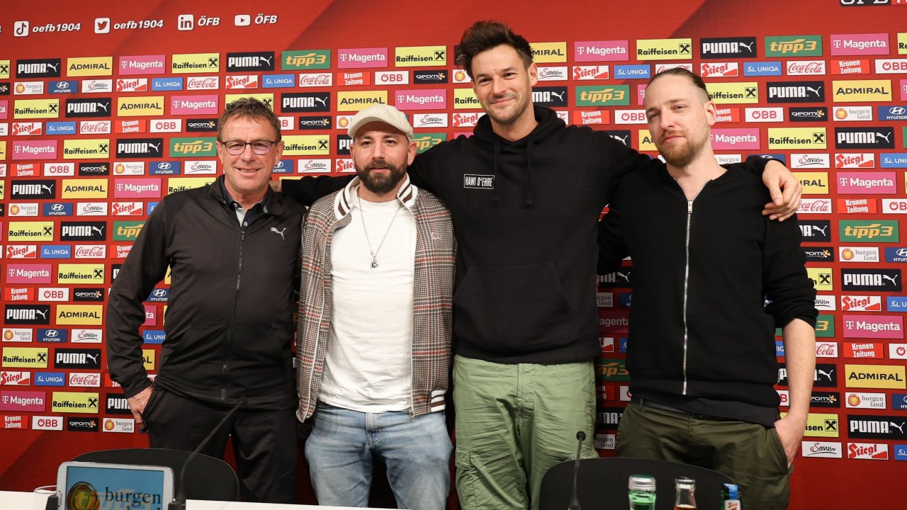 Hoch gwimma immer - so die Marschroute von Rangnick, Seiler, Pizzera und Daniel Fellner (also AUT of Orda, v.l.)