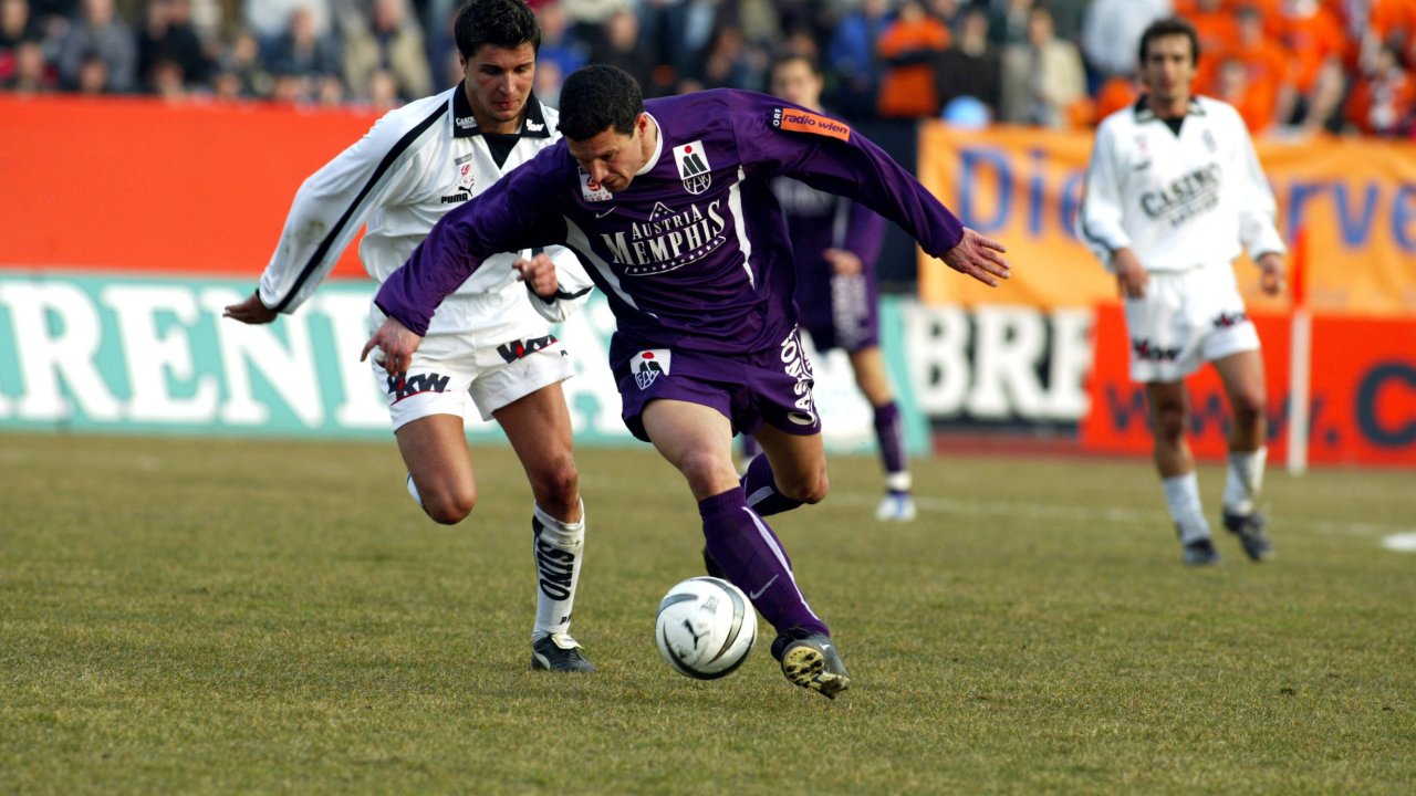 2005, Serkan Aslan im Infight mit Austria-Spieler Thomas Flögel - von solchen Spielen träumt man am Bodensee