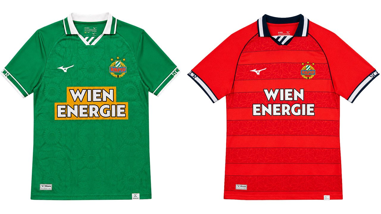 Heimtrikot (links), Auswärtstrikot (rechts)