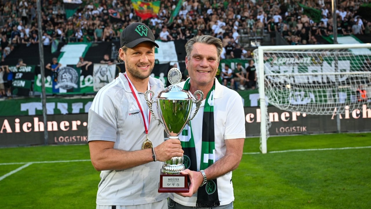 Wacker-Trainer Sebastian Siller mit Präsident Hannes Rauch