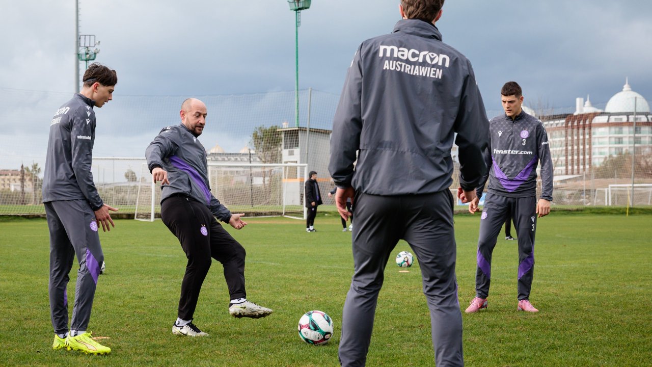 Das erste Trainingslager mit den Profis