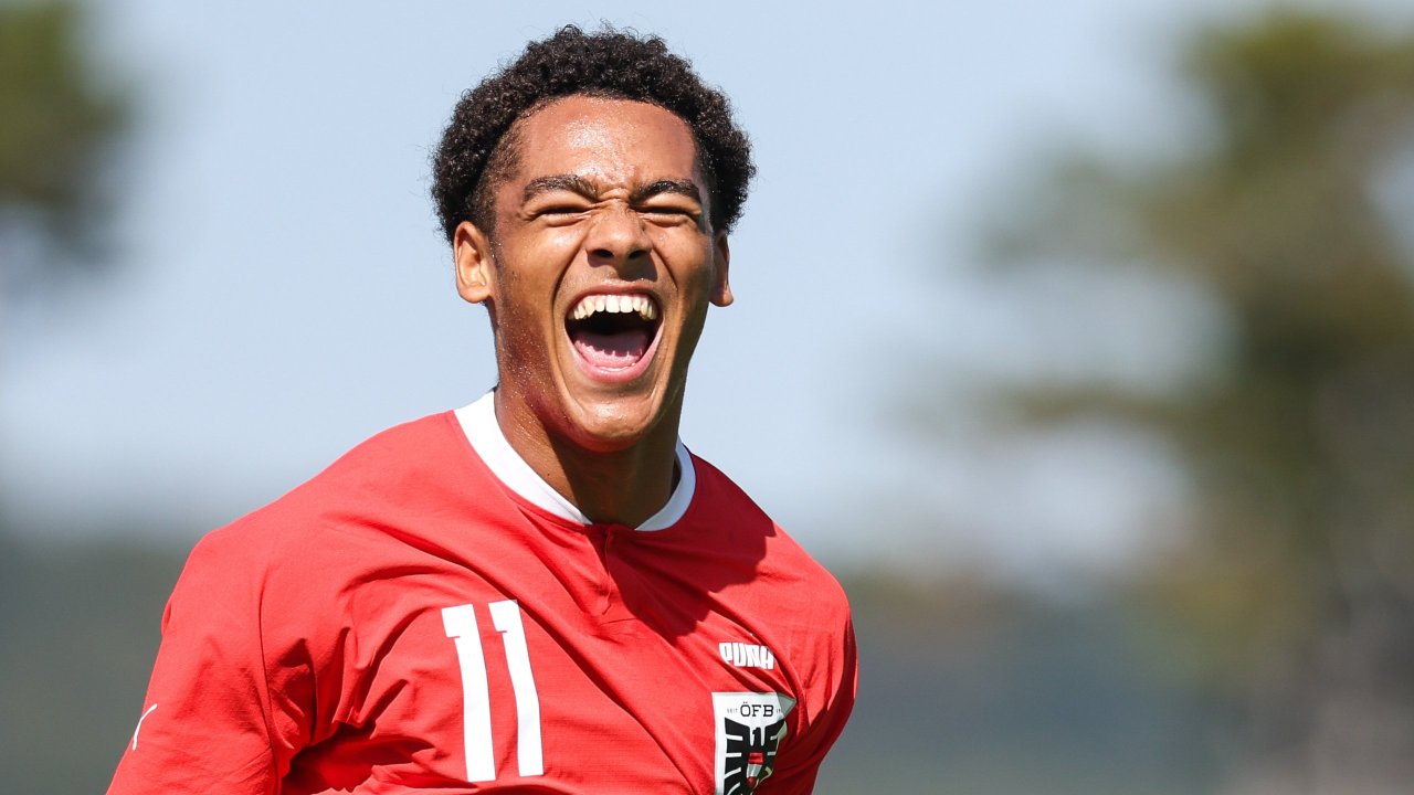 Thierry Tazemeta im Trikot der U17-Nationalmannschaft.