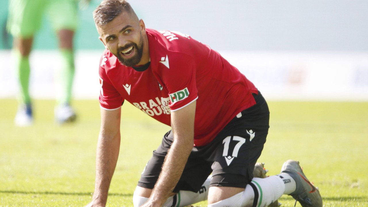 Lukas Hinterseer im Trikot von Hannover 96