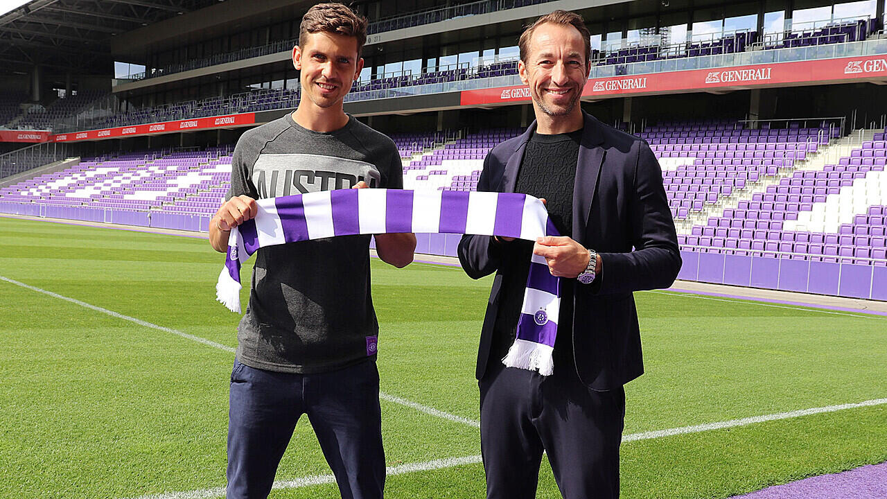 Lukas Wedl (links) mit Ex-Austria-Sportdirektor Manuel Ortlechner (rechts)