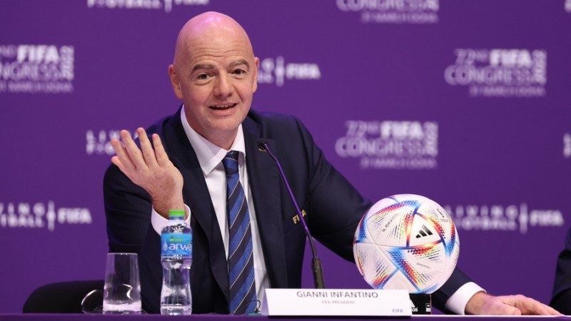 Blaue Karte: Infantino mit klarer Ansage