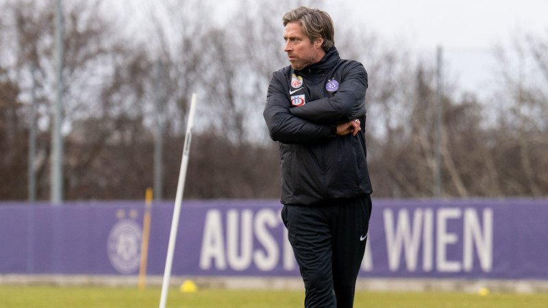 Austria-Stürmer Fisnik Asllani verpasst nach Verletzung im Trainingslager mehrere Spiele