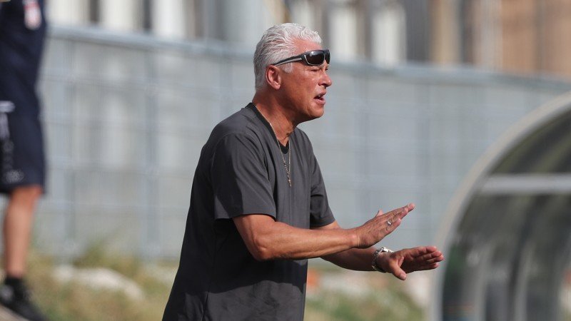 Toni Polster war damals auf, nicht neben dem Feld.