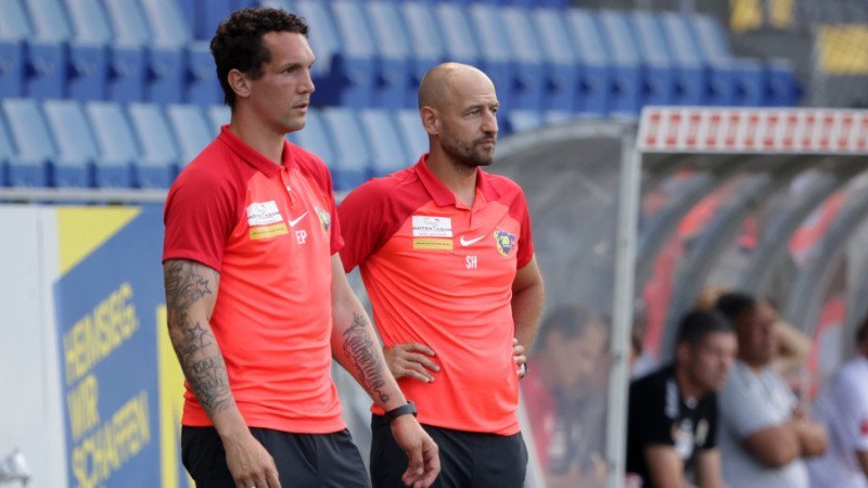 SKN St. Pölten trennt sich von den Trainern Helm und Pogatetz
