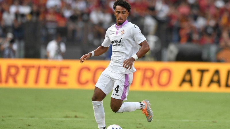 Transfer: Emanuel Aiwu steht vor Wechsel nach England