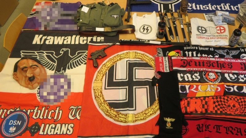 Wiederbetätigung: Hausdurchsuchungen bei rechtsextremer Hooligan-Gruppierung