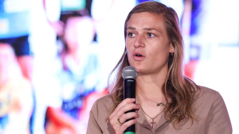 Carina Wenninger: "Das sind Dinge, die im Frauenfußball so noch nicht gegeben sind"