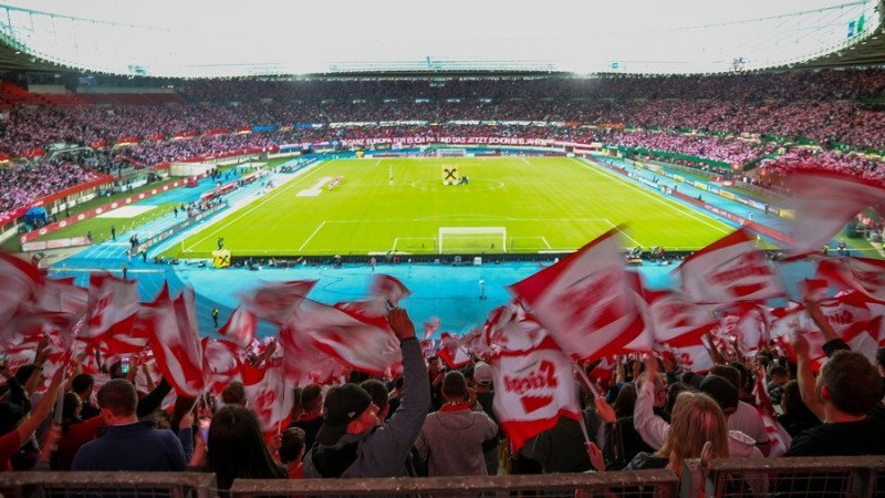Abschied von der Laufbahn? Architekt legt Pläne für "Happel-Stadion neu" vor
