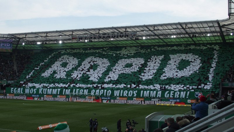 Derbytime = Tribünenparty [Momentum am Montag]