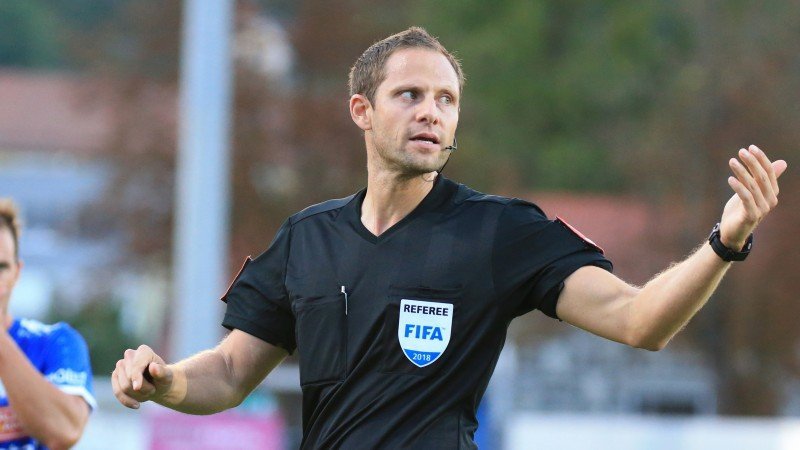 Seit 13 Jahren leitet Lechner Partien in der Bundesliga.