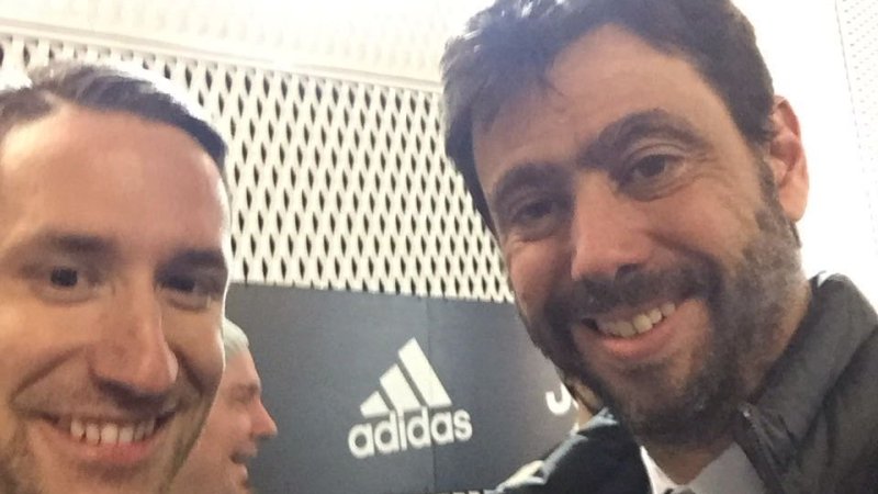 Hannes hat dem Präsidenten Andrea Agnelli die Hand geschüttelt!