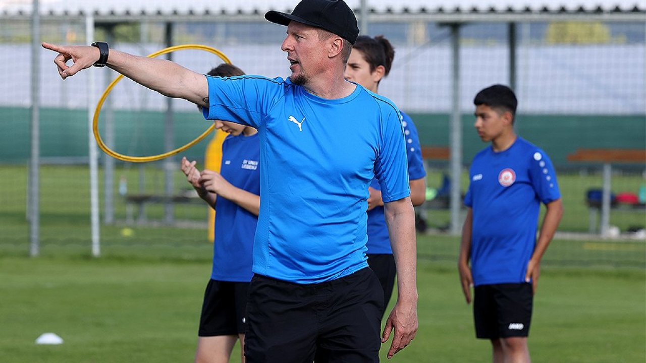 Am Platz selbst ist Gernot Plassnegger als Coach verantwortlich