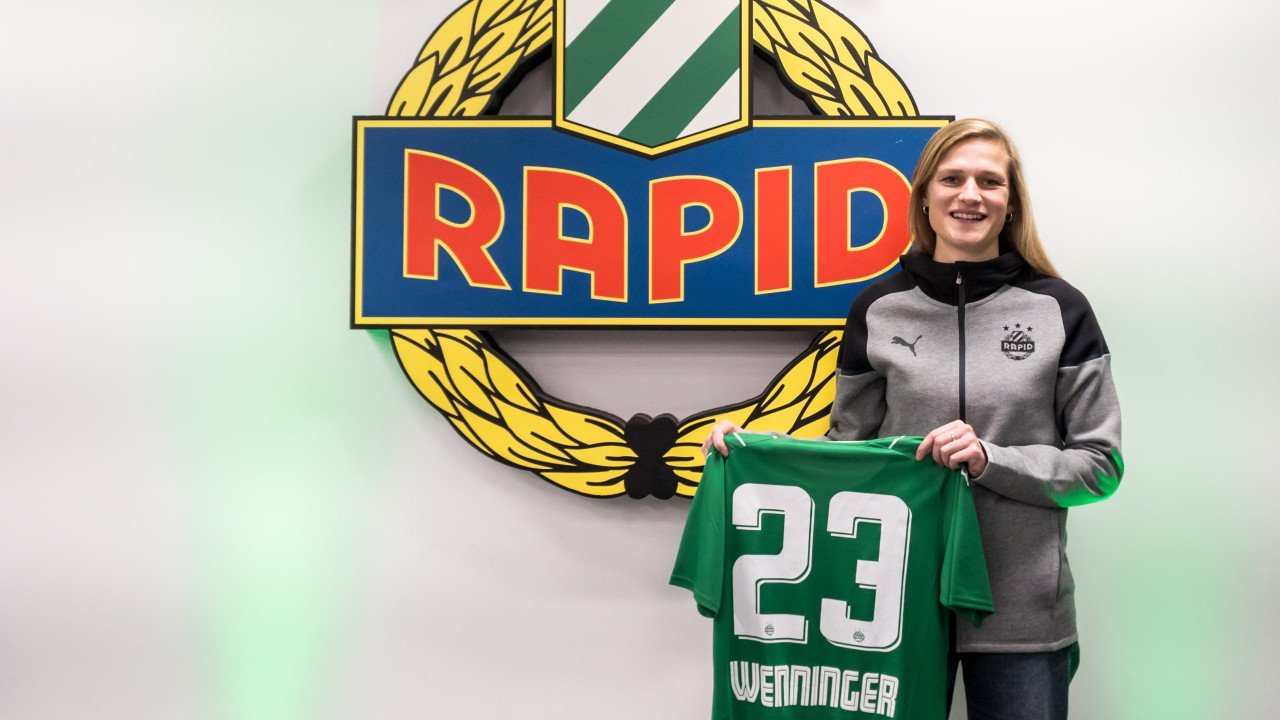 Vor wenigen Monaten bei Rapid präsentiert - jetzt ist Carina Wenninger ein Veilchen.
